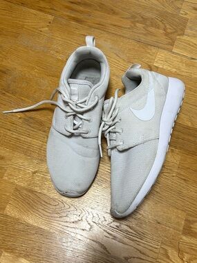 Nike White Roshe Sneakers